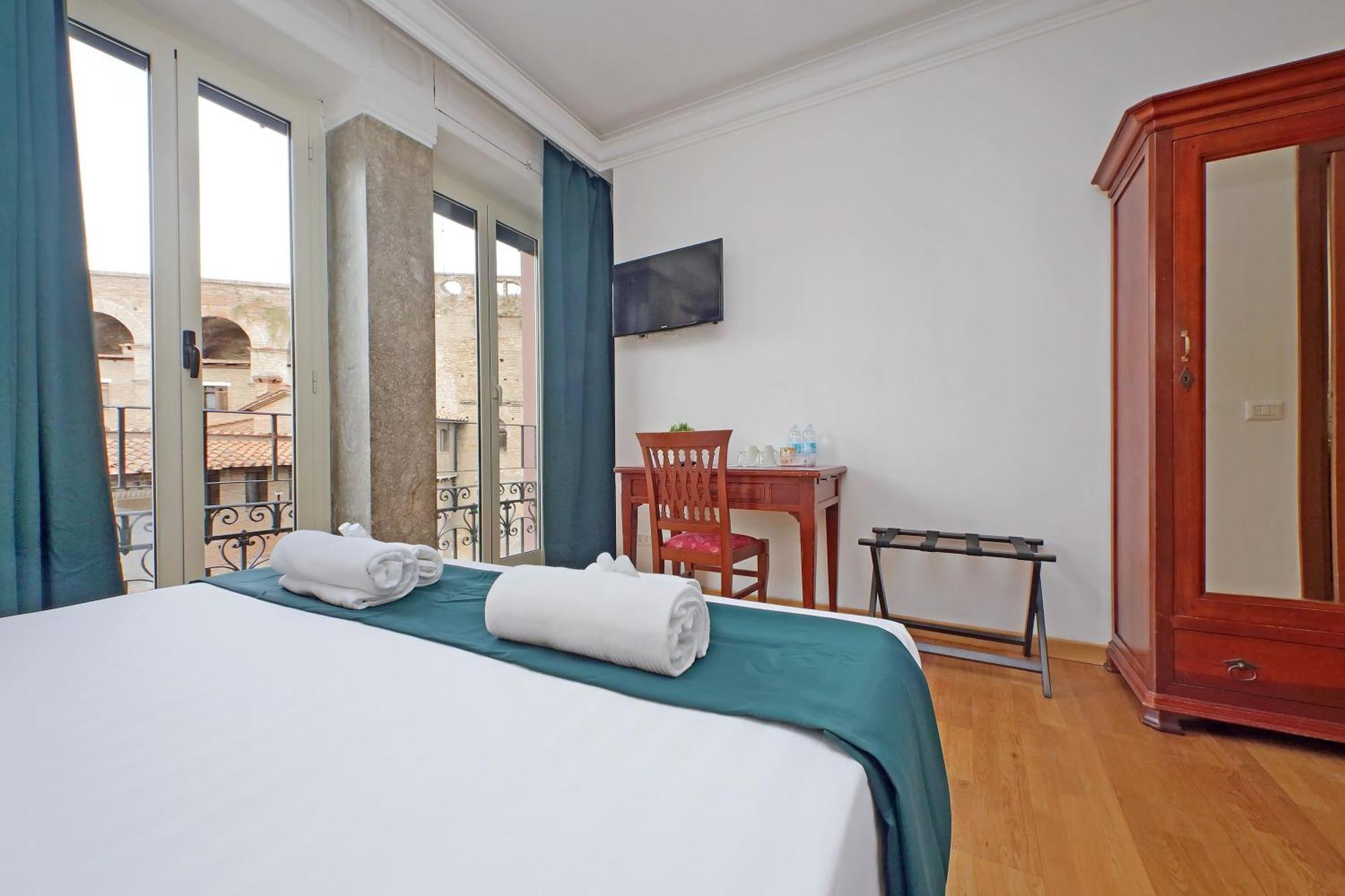 Romulus Rooms Exterior photo