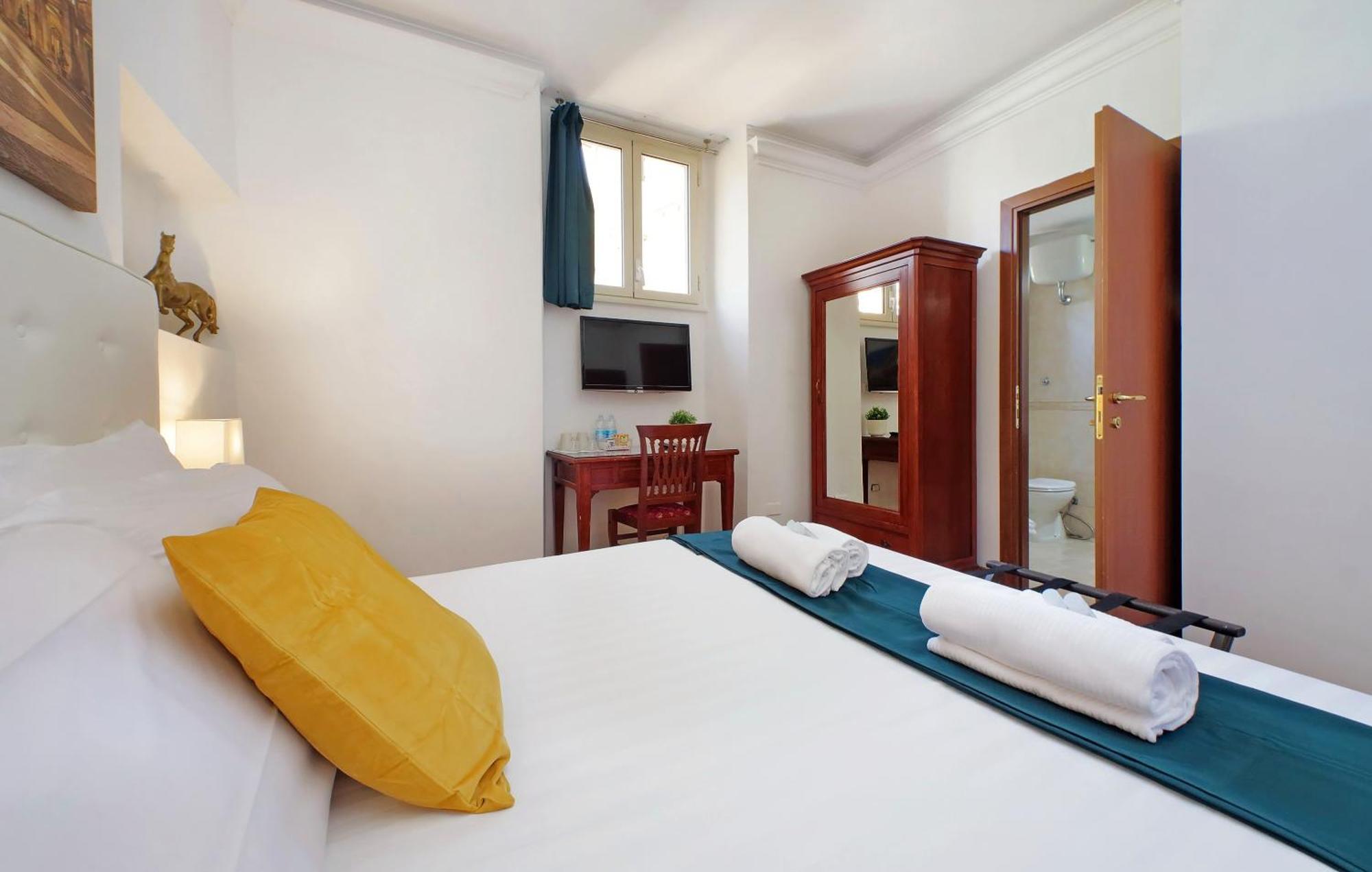 Romulus Rooms Exterior photo